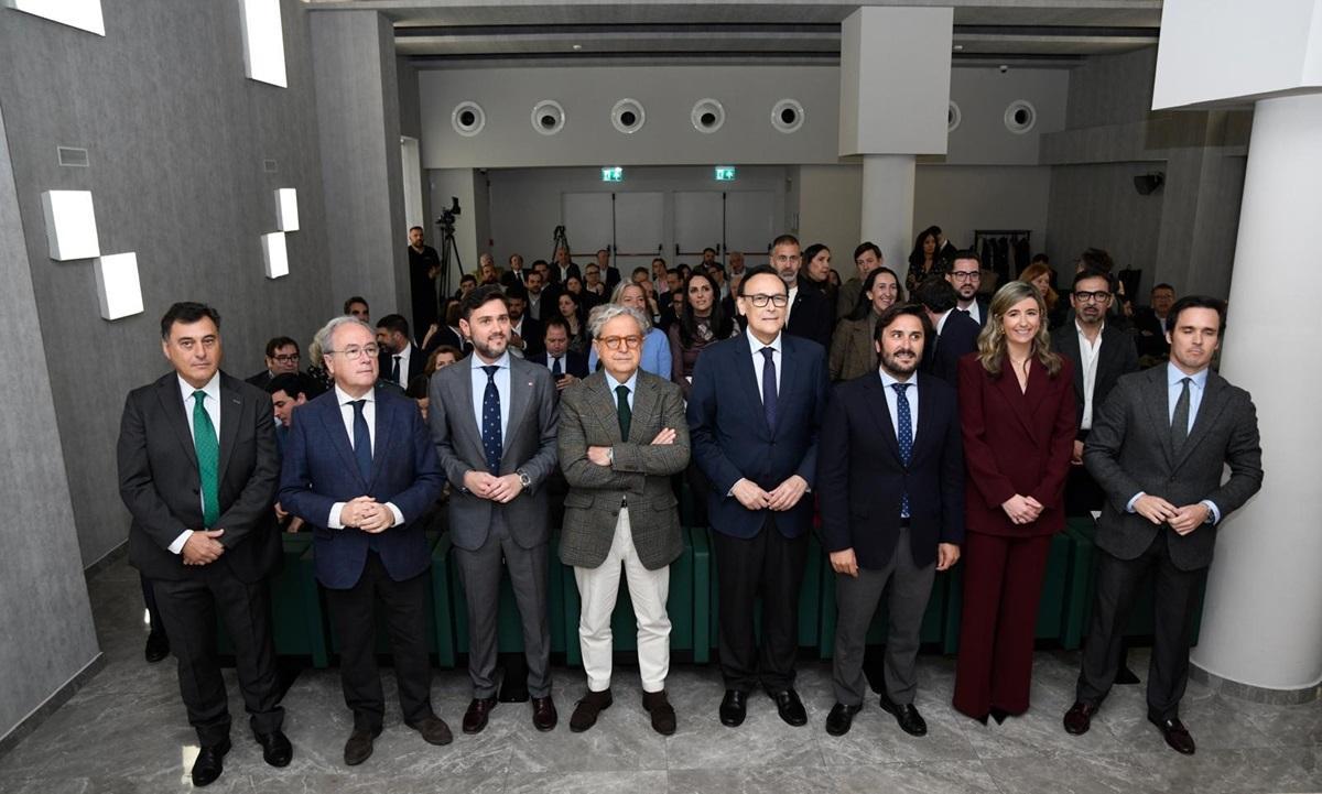La asamblea ha contado con el respaldo del consejero de Universidad, el presidente de la Diputación o  el presidente de CECO, entre otras autoridades y representantes empresariales.