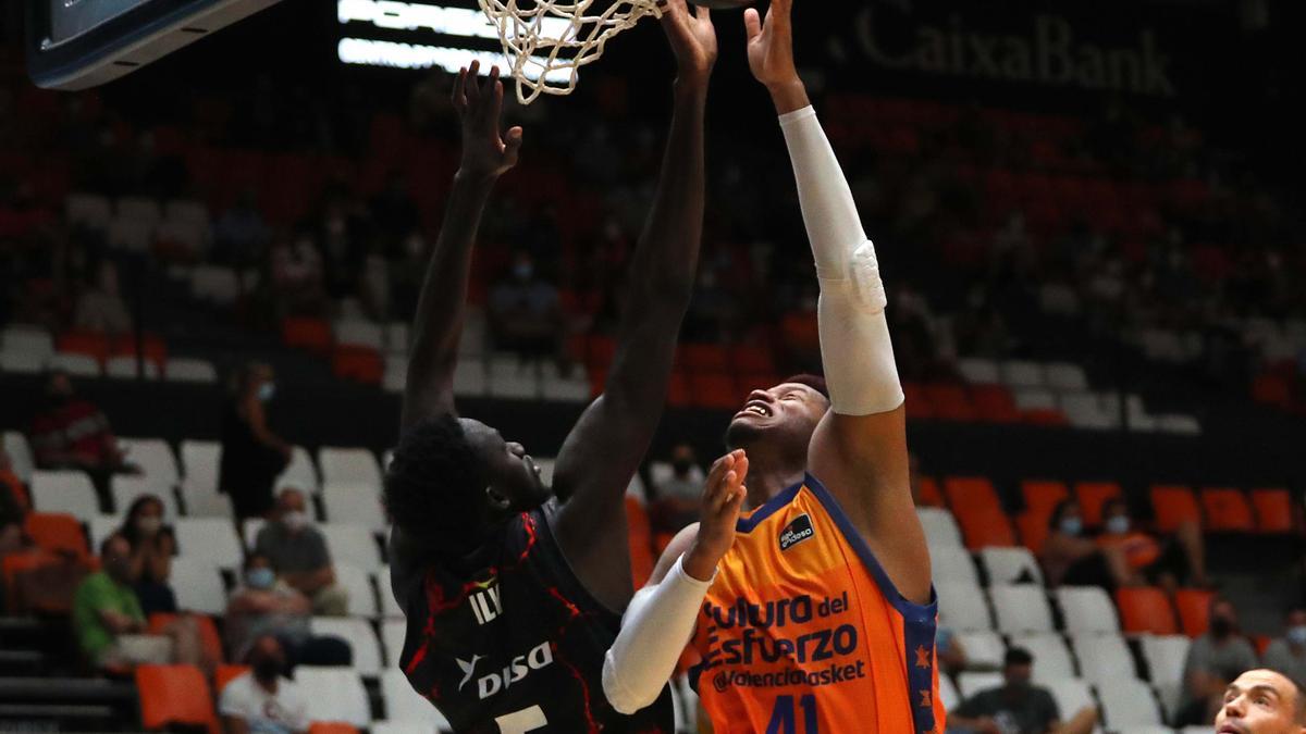 Partido entre el Valencia Basket y el Gran Canaria . Torneo Ciutat de València