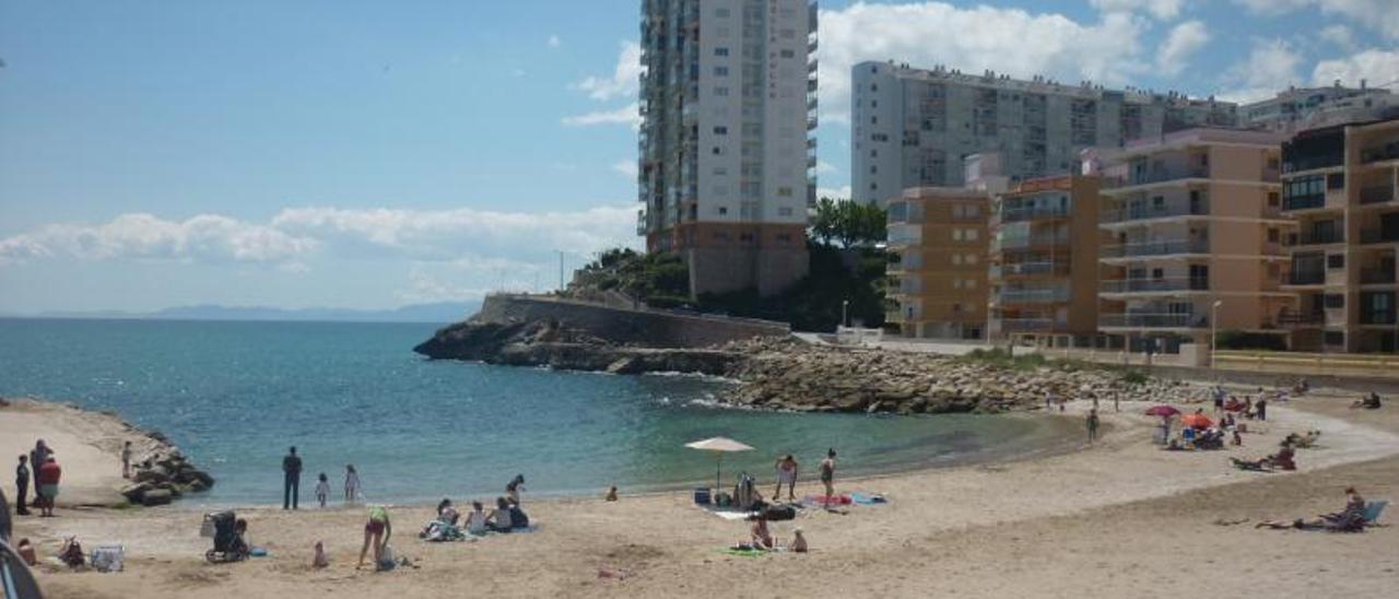 Imagen de archivo de la playa del Faro en la que se ha detectado la bacteria. | P. BOHIGUES