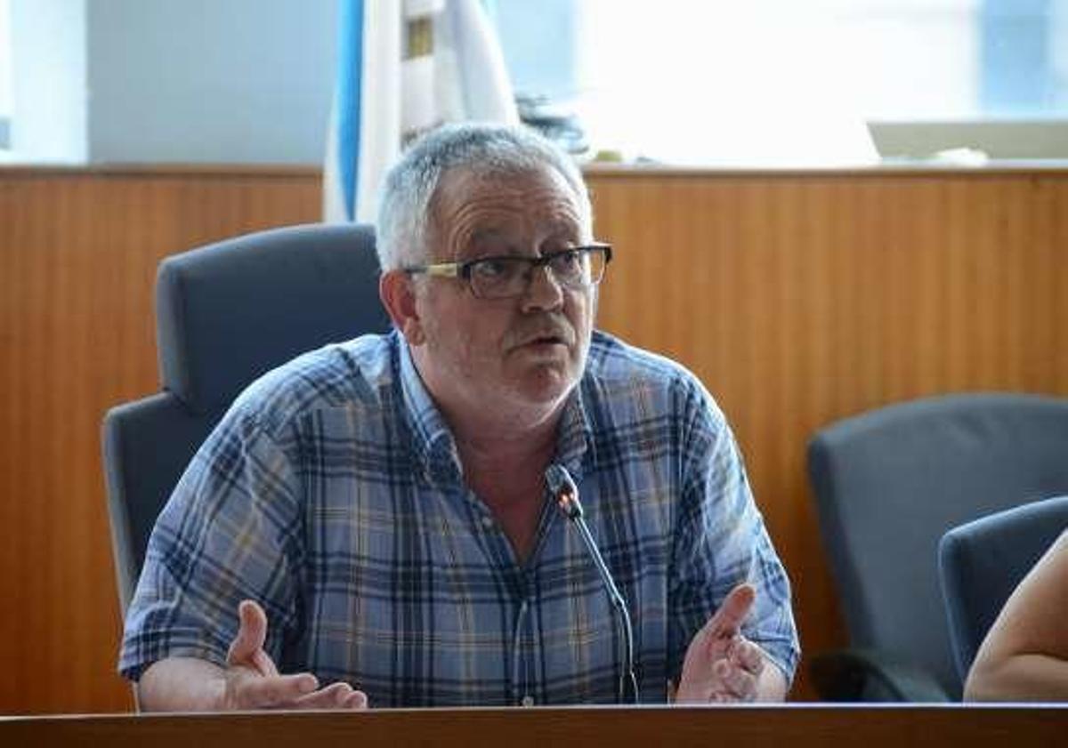 Detenido el edil García Bastón y otros dos jóvenes de Cangas por violencia en las redes sociales