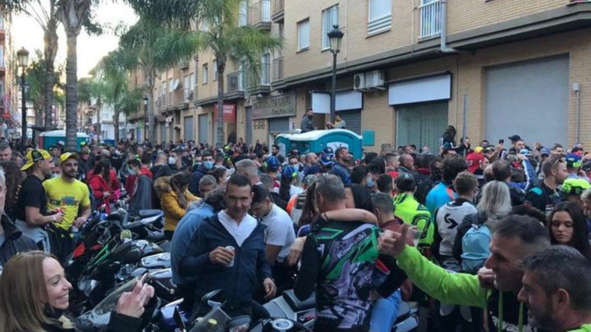 Aglomeraciones y botellones en la noche previa al GP