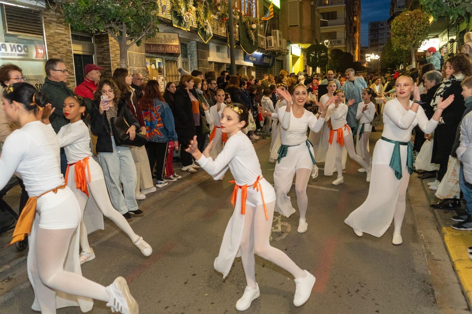 La Vila Joiosa recibe a los Reyes Magos por la puerta grande