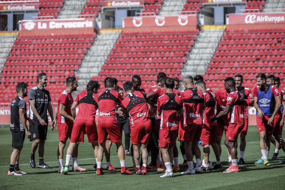 Último entrenamiento del Mallorca antes de partir hacia Miranda