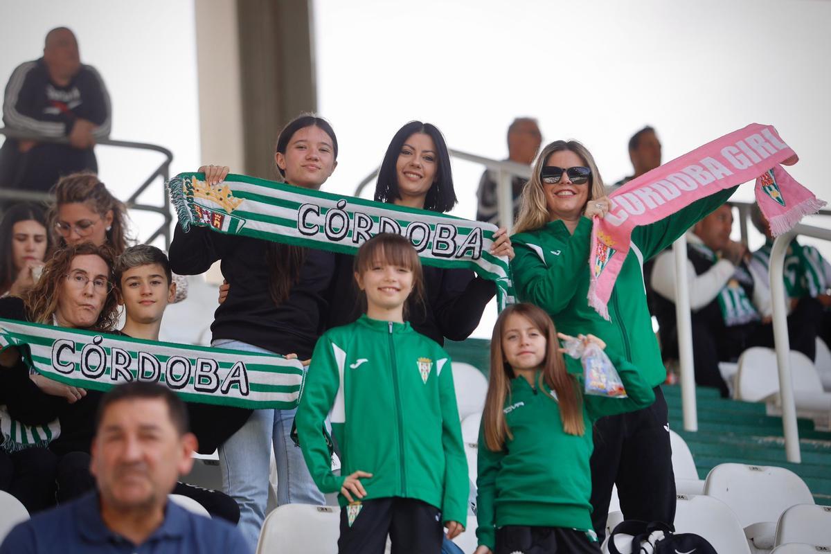 Córdoba CF-Granada | Las imágenes de la afición en El Arcángel