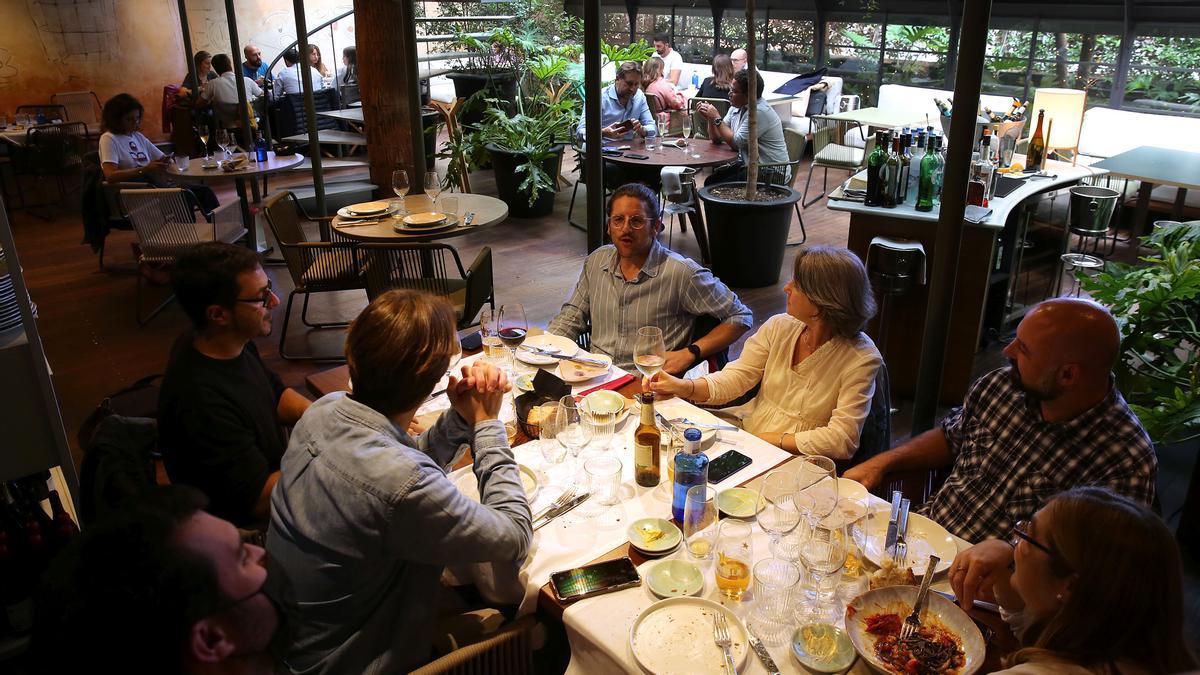 Actividad en un restaurante del Eixample.