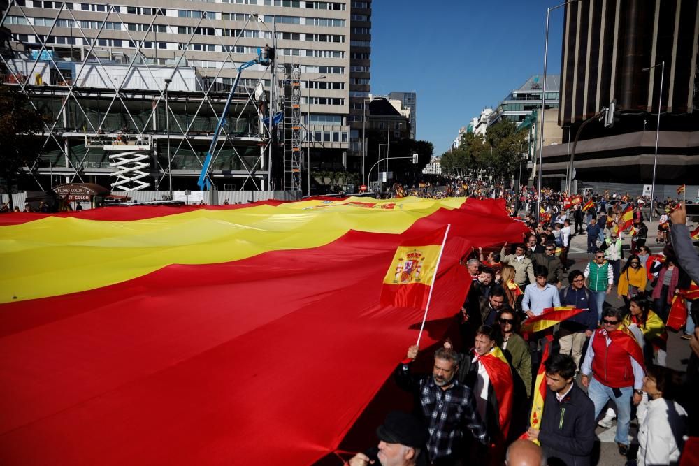 Vox concentra a miles de personas en Colón en ...