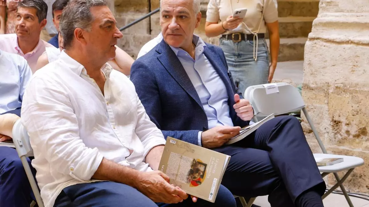 "La pelota sí se mancha": el encuentro solidario por la dana que suma fútbol y literatura