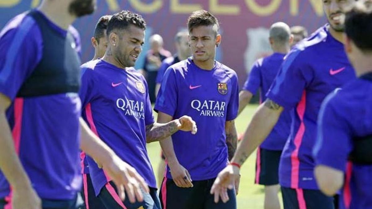 Alves y Neymar vuelven este jueves al trabajo