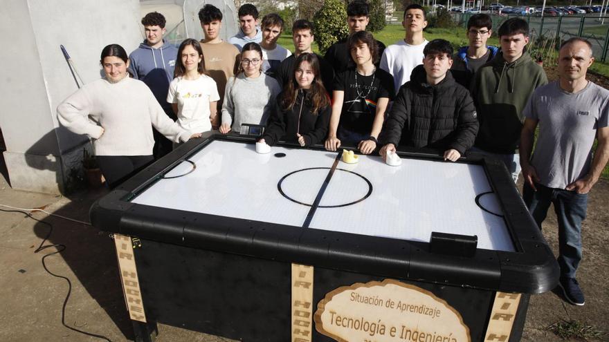 La famosa máquina recreativa que ha sido fabricada &quot;desde cero&quot; por los alumnos de un conocido instituto gijonés