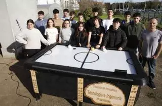 La famosa máquina recreativa que ha sido fabricada "desde cero" por los alumnos de un conocido instituto gijonés