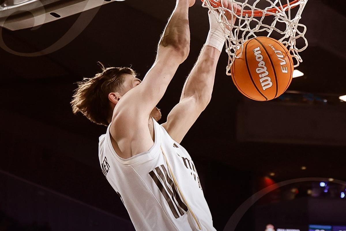 Kramer machaca el aro del Bàquet Girona en la primera mitad