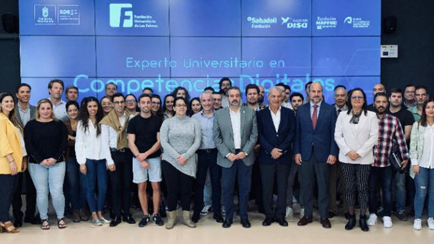 Presentación del primer curso de Experto Universitario en Competencias Digitales.