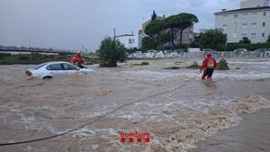 Les pluges torrencials a Tarragona causen 11 ferits, un d’ells crític