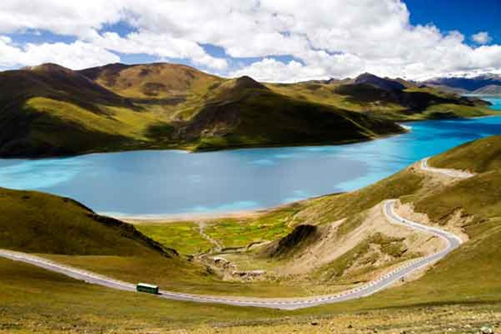 De Lhasa a Katmandú, la carretera del techo del mundo