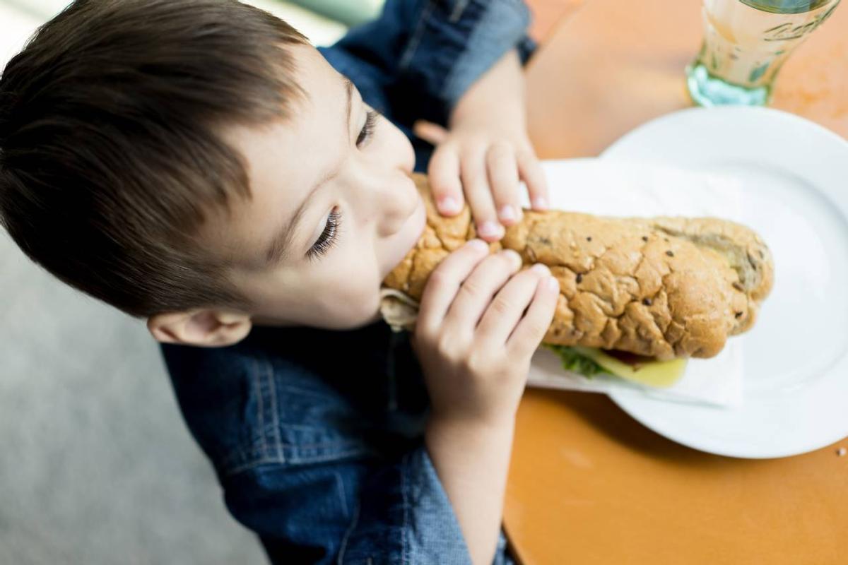 Una merienda sana es fundamental para la alimentación de los niños