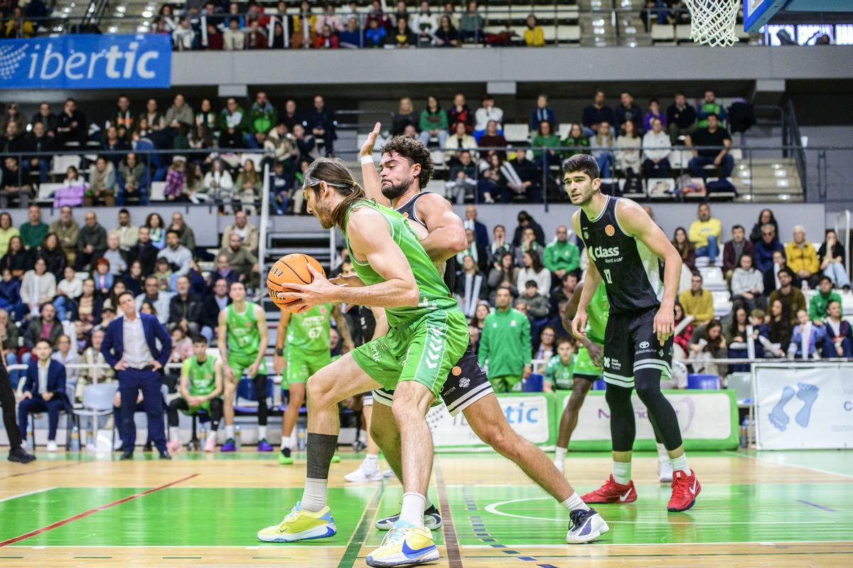 El Amics Castelló expone su liderato en solitario en Albacete.