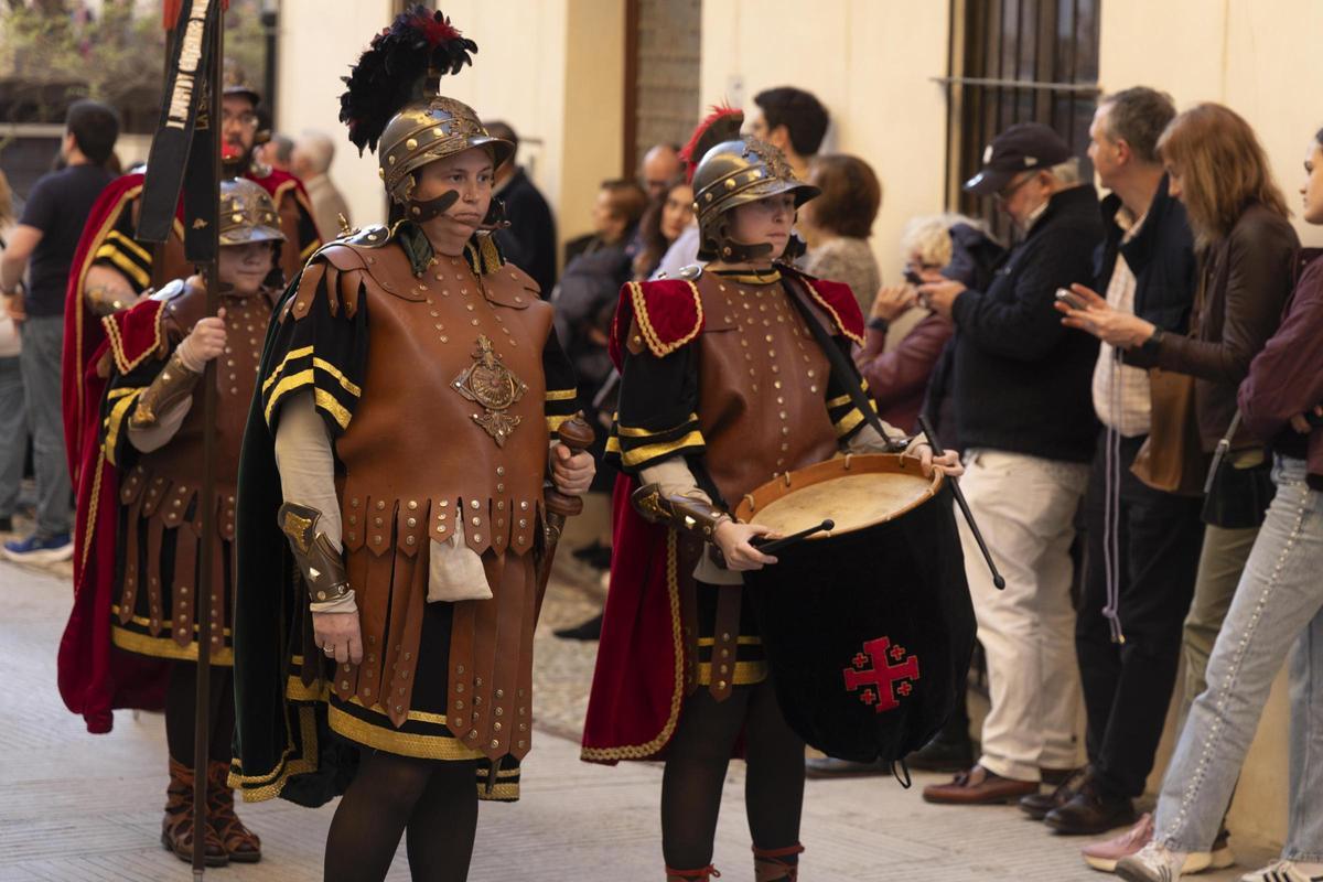 La solemne procesión del Santo Entierro de Xàtiva, en imágenes