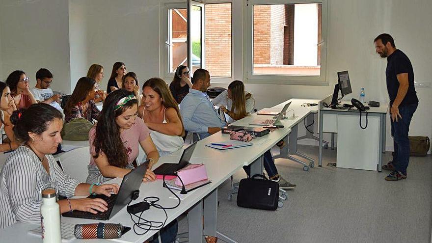 Estudiants de tercer curs de Medicina a l&#039;aula docent que hi ha a l&#039;Hospital de Sant Joan de Déu de Manresa |