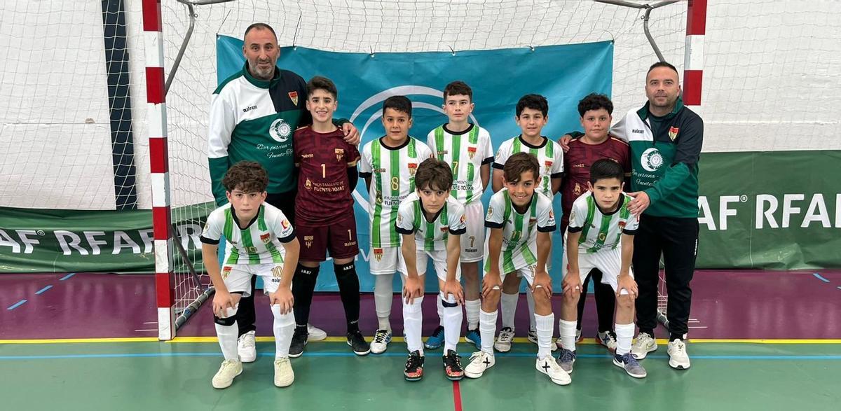 Jugadores y técnicos del Toxar alevín.