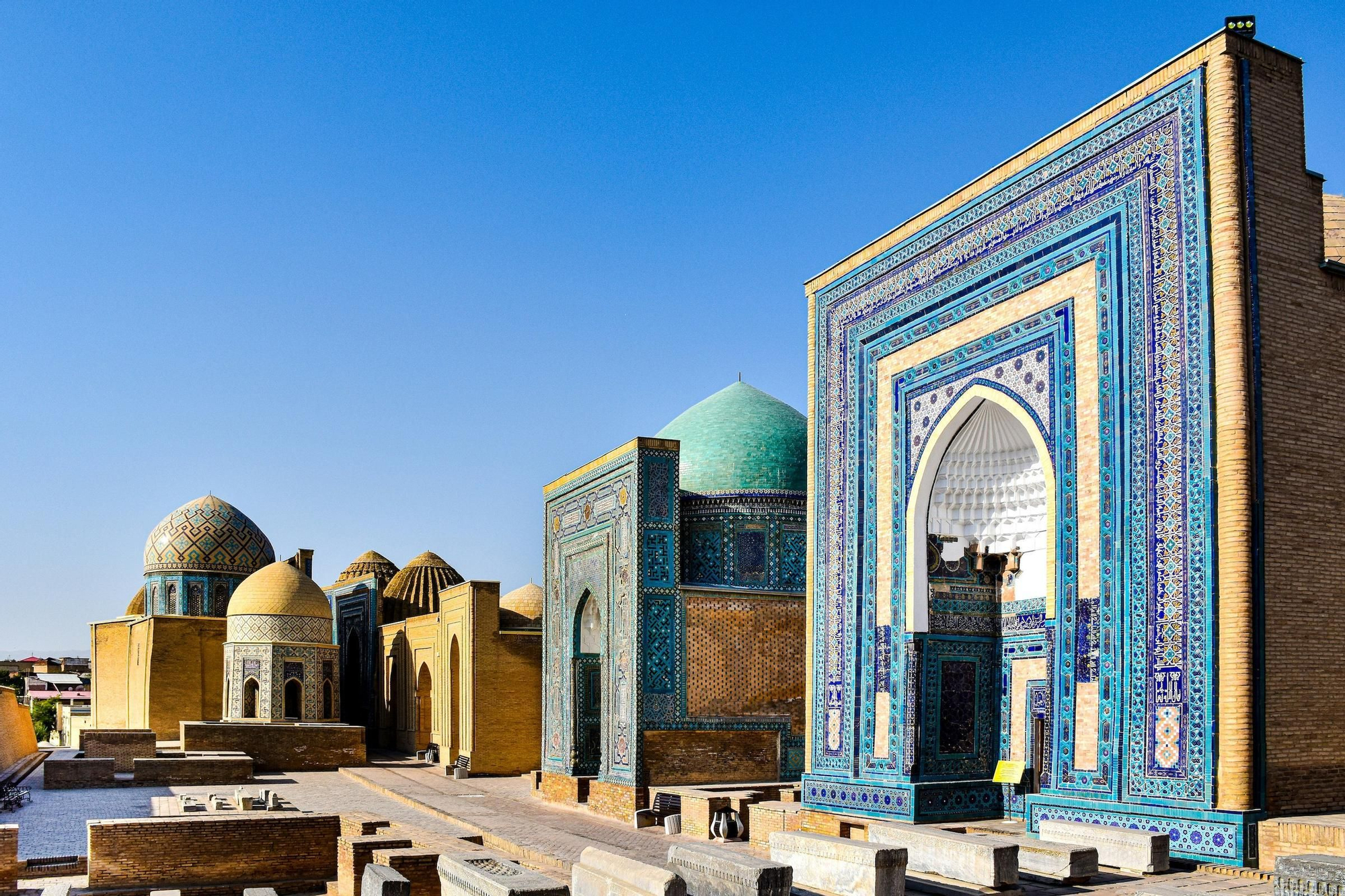 El complejo funerario Shahi Zinda es una maravilla en color azul