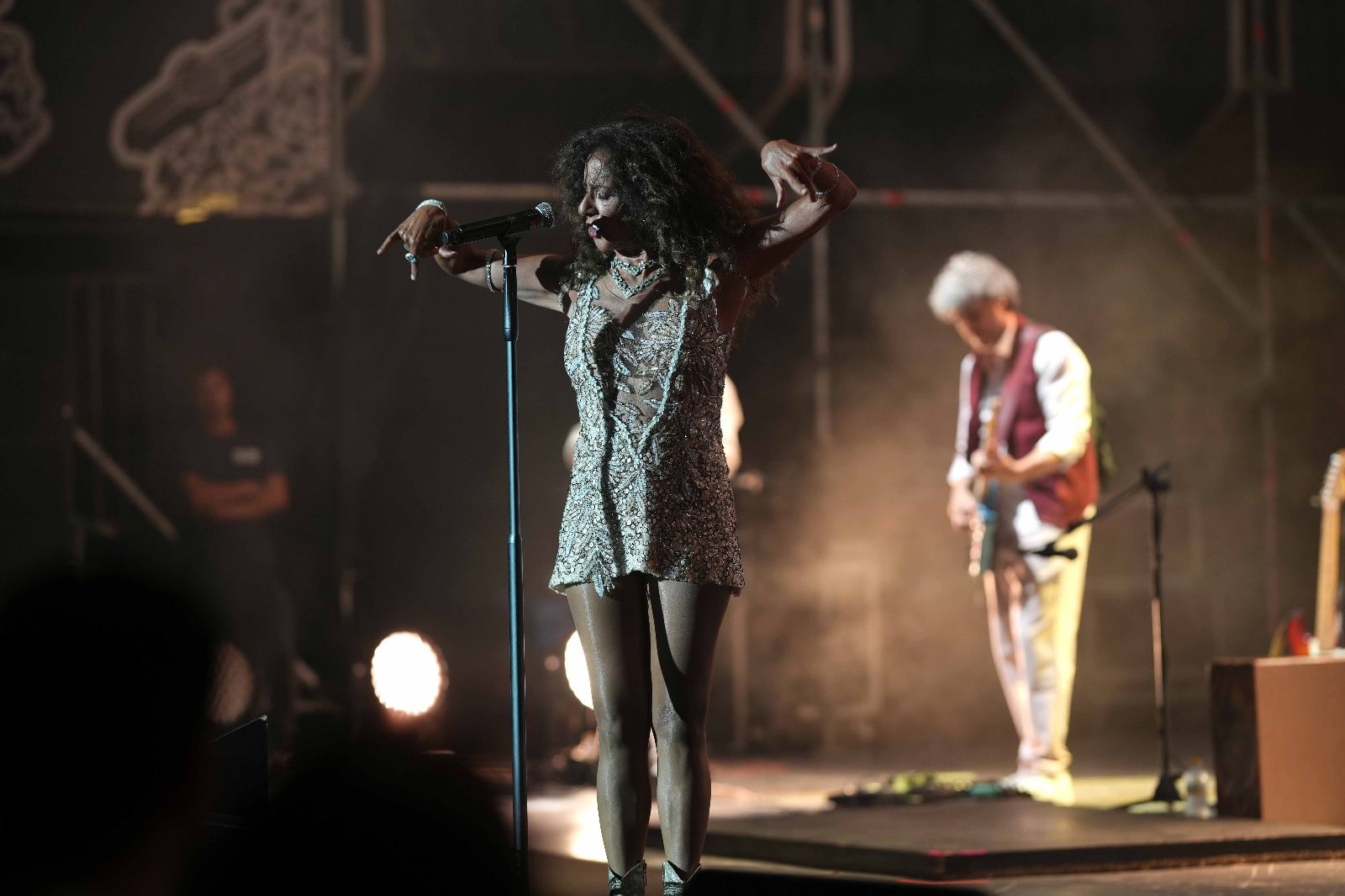 Rosario Flores enciende el Teatro de la Axerquía