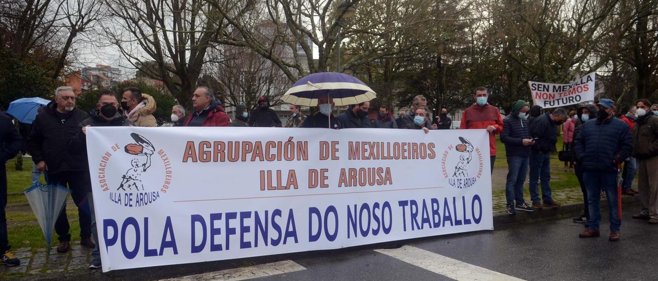 Una de las protestas de los bateeiros en defensa de la mejilla y contra la Consellería do Mar.