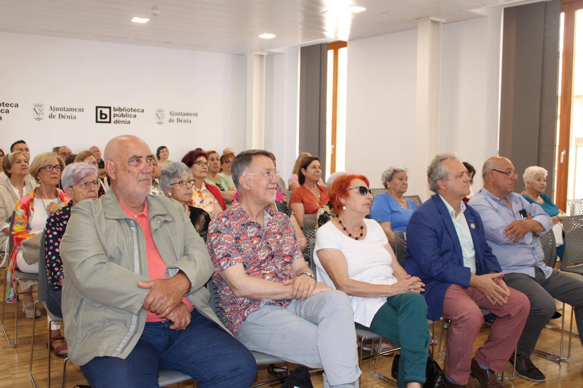 Dénia reconeix els 38 anys de trajectòria del centre públic Miguel Hernández de Sagunt