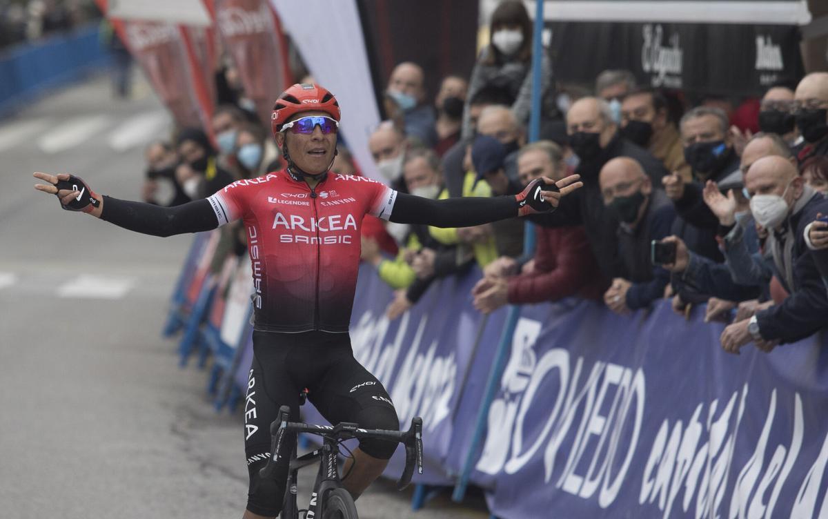 NAIRO QUINTANA EN UNA DE SUS VICTORIAS EN LA VUELTA CICLISTA A ASTURIAS