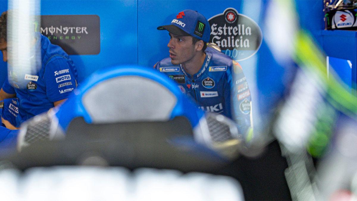 Joan Mir , en el box de Suzuki