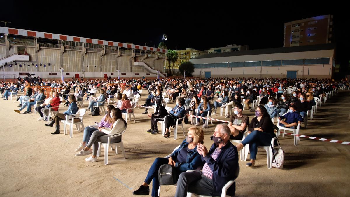 El público mantuvo en todo momentos las medidas de seguridad sanitaria.