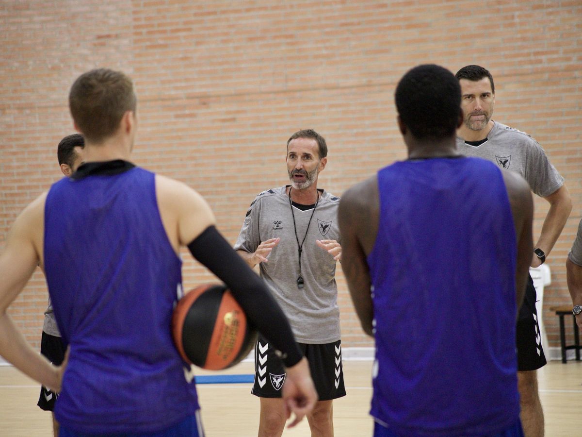 Sito Alonso, en el primer entrenamiento con el UCAM Murcia