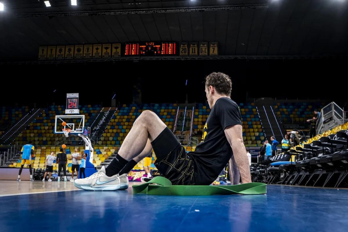 Huertas, en el calentamiento de partido de Gran Canaria.