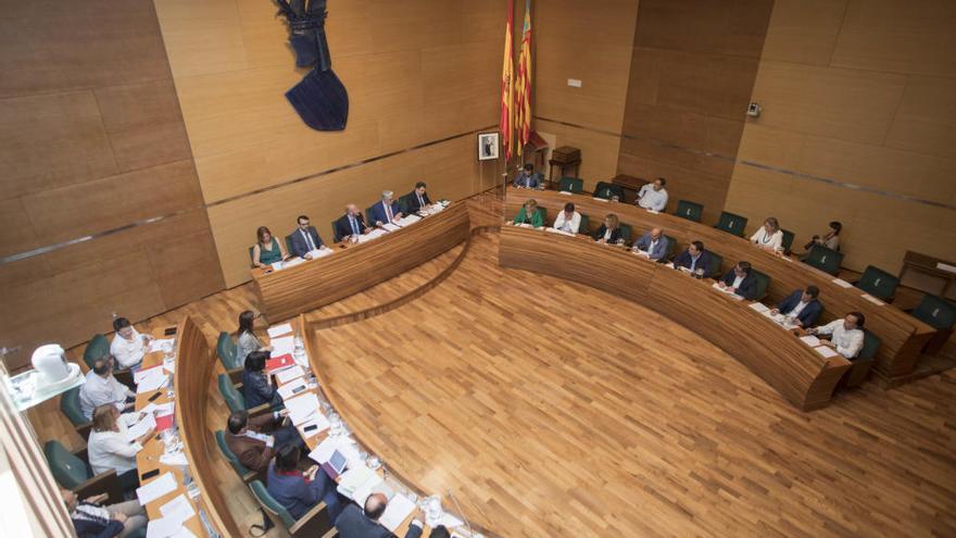 El pleno extraordinario de ayer fue el último para los diputados de la pasada legislatura.