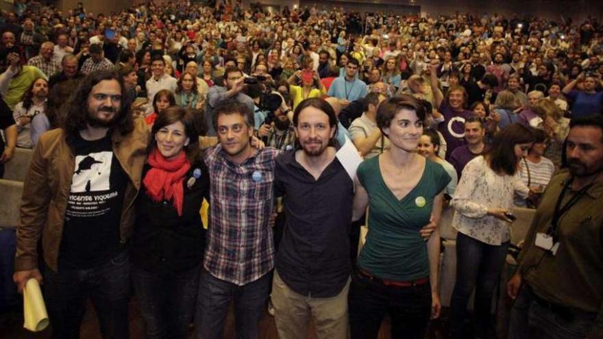 Pablo Iglesias, junto a Xulio Ferreiro, durante un mitin en las pasadas elecciones municipales en A Coruña.