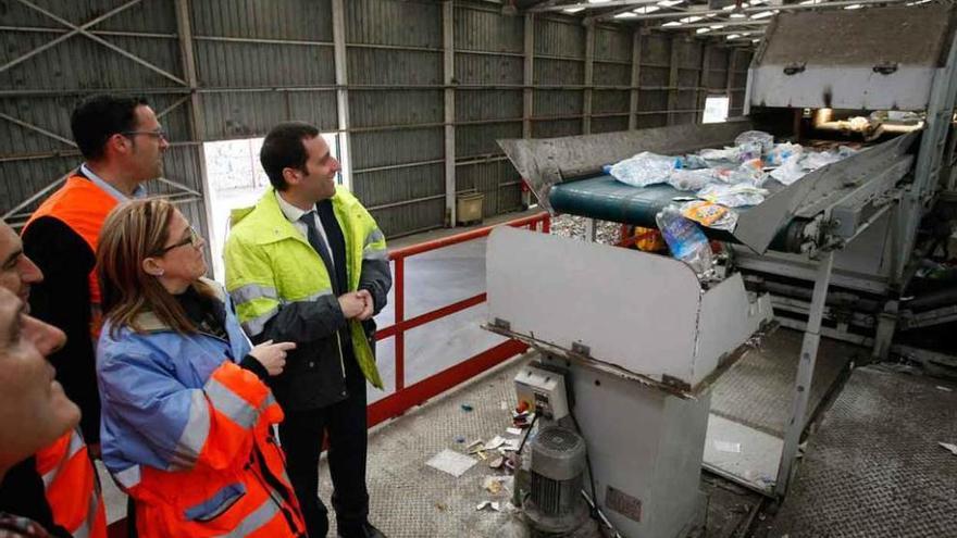 Martín Pozo visita el Centro de Tratamiento de Residuos de Zamora.