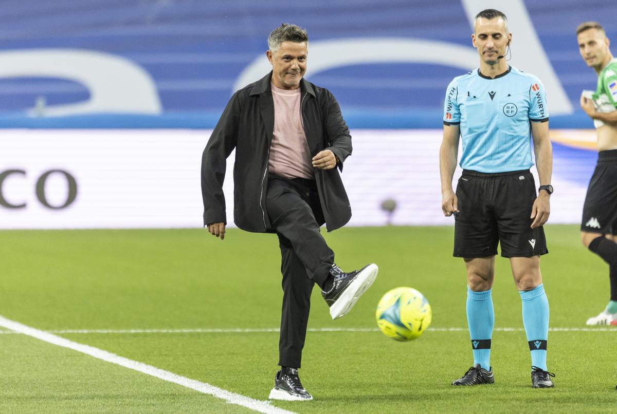 Doble pasillo en el Bernabéu con un invitado inesperado