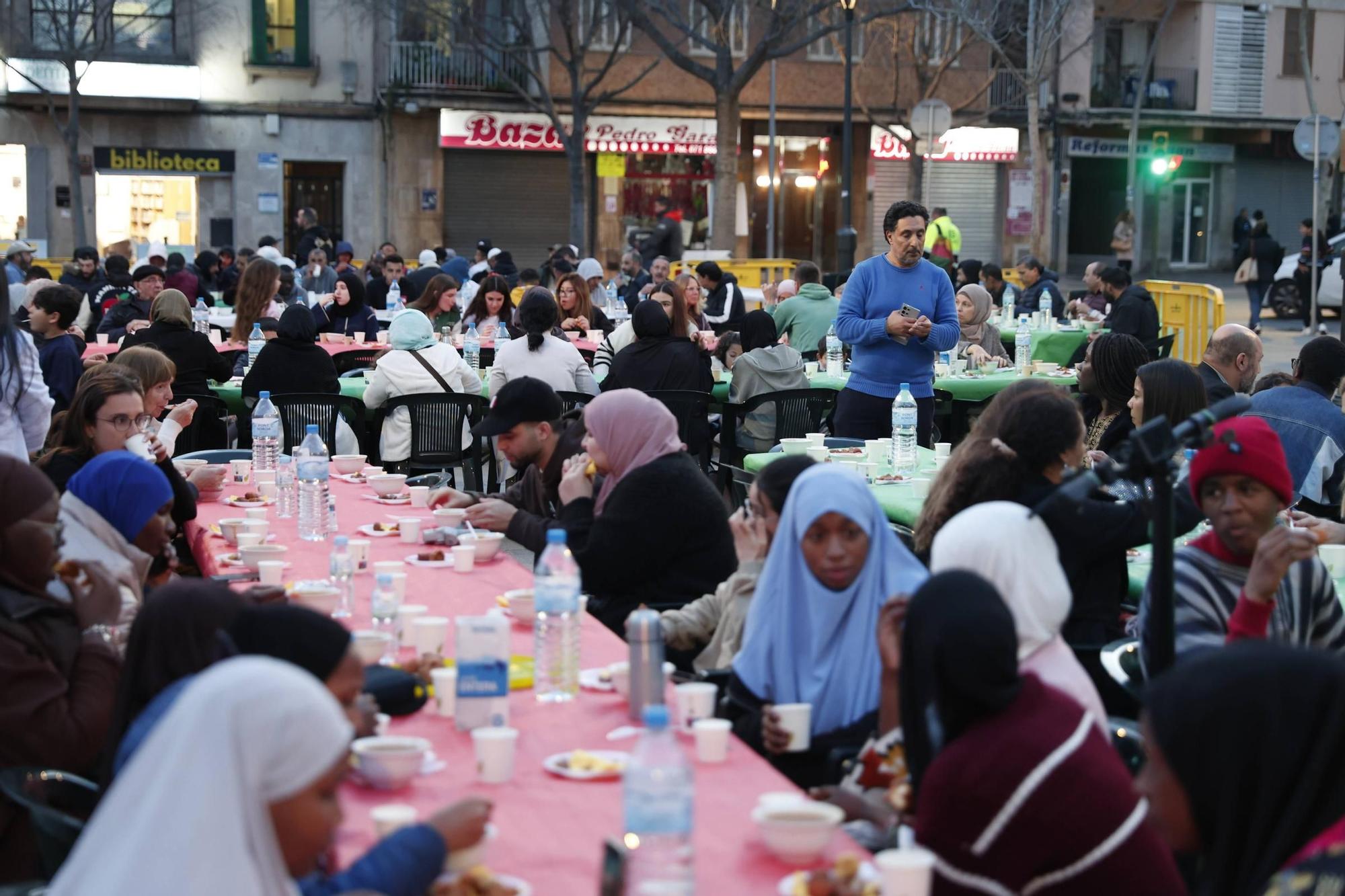 Los musulmanes celebran en Palma la cena de Ramadán