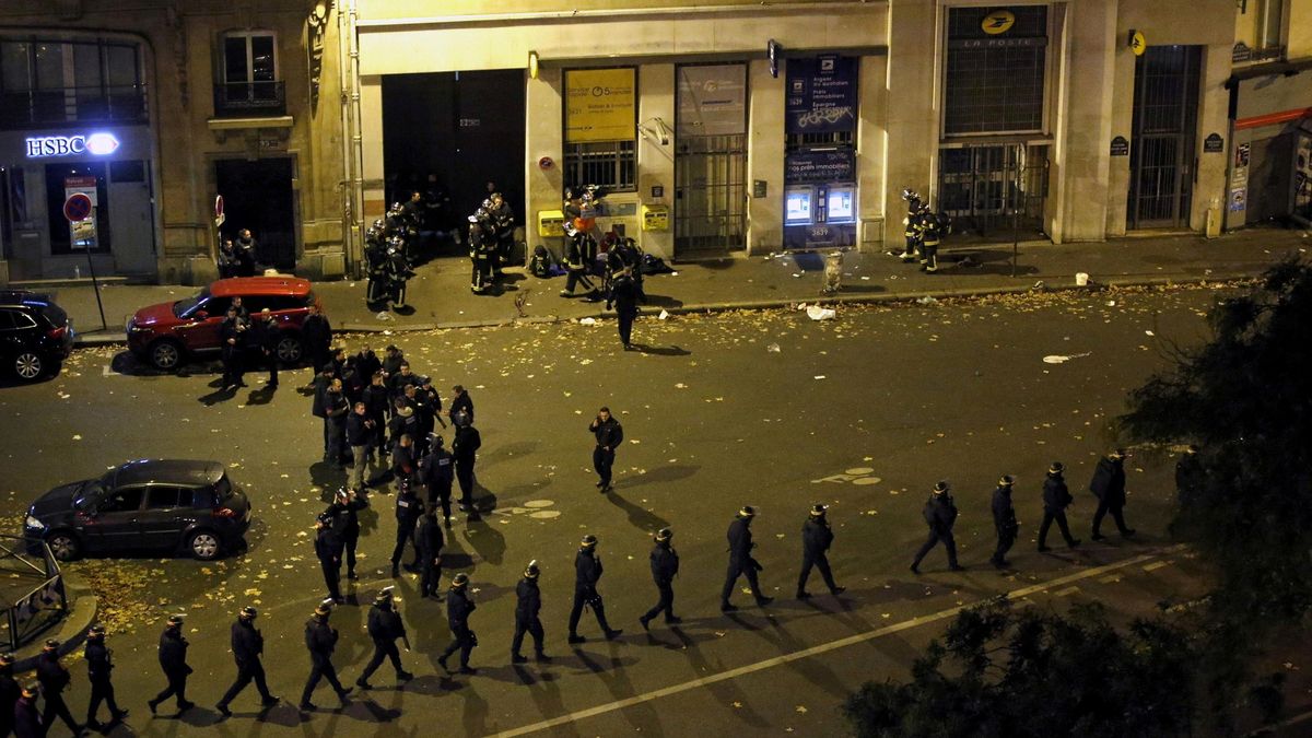 Exterior de la sala Bataclan durante los atentados del 13N.