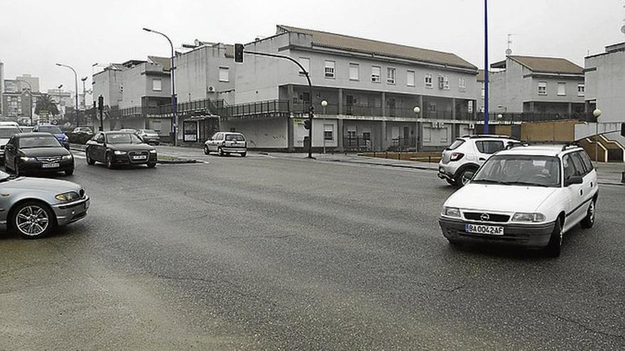 Arroja a su hermana del coche a la calzada tras una discusión