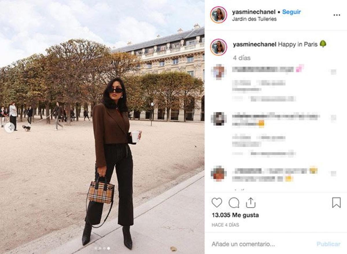 La 'instagramer' Yasmine Chanel con traje de chaqueta 'cropped' de Zara