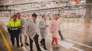 Illa y Alegría visitan las instalaciones de BonÀrea en Épila