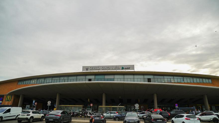 Retrasos en Santa Justa por un incidencia en un tren de alta velocidad de Iryo