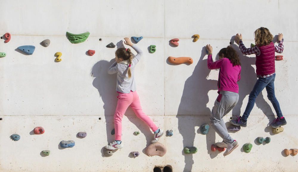 Patio inclusivo del CEIP Enric Soler i Godes