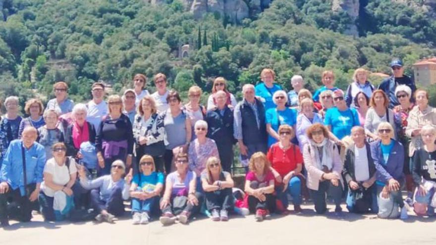 Un grup de cinquanta-cinc santjoanencs fa una visita a Montserrat