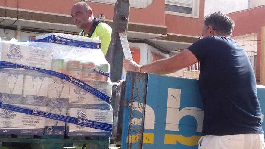 Torrevieja envía 3.200 kilos de alimentos a los pueblos más afectados de la Vega Baja
