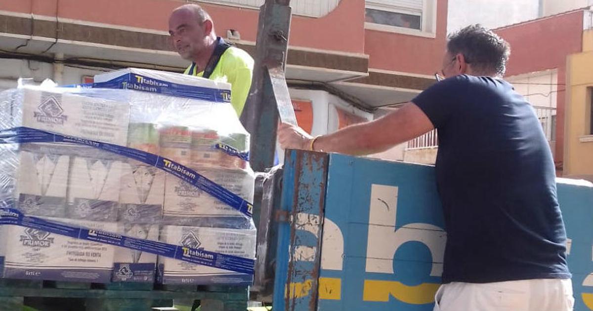 Torrevieja envía 3.200 kilos de alimentos a los pueblos más afectados de la Vega Baja