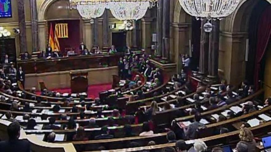 El Parlament aprueba la "desconexión" con España
