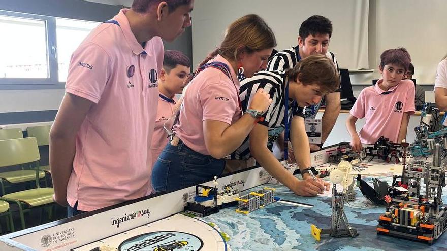 L'equip Invictus, en una de les competicions.
