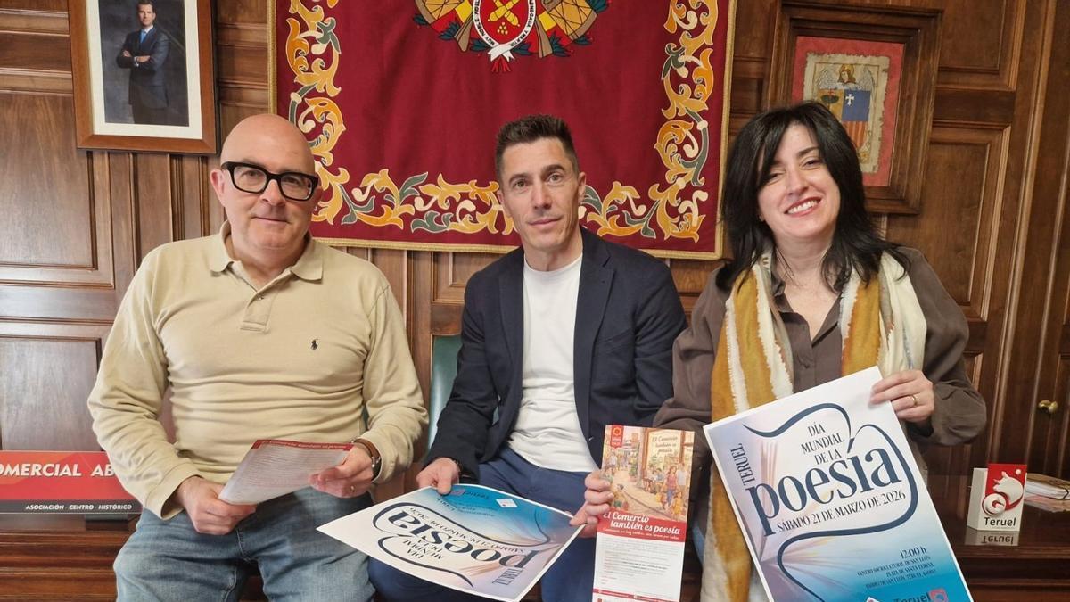 El Ayuntamiento, la Plataforma Poetas por Teruel y el Centro Comercial Abierto organizan una acción conjunta con pintura de versos, recital poético y actividades participativas en toda la ciudad