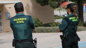 Agentes de la Guardia Civil durante una actuación en Mallorca.